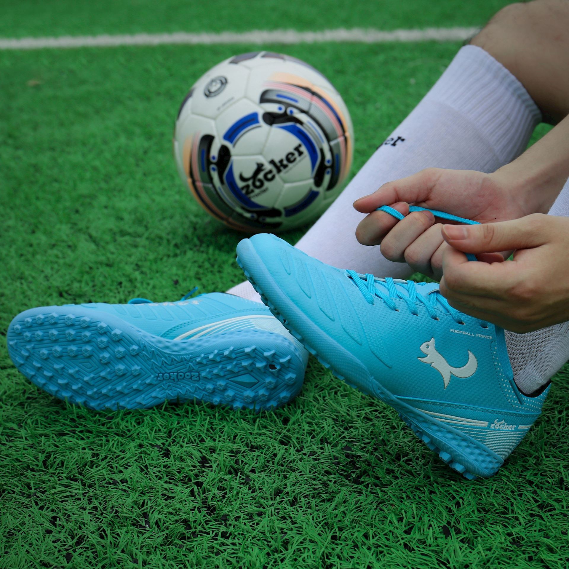 giay-bong-da-zocker-1902-lake